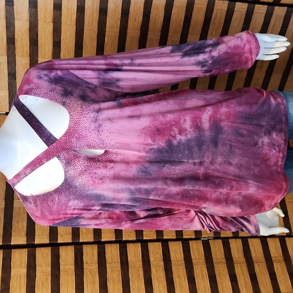 Vocal black diamond keyhole stretch top - Picture 2 of 8